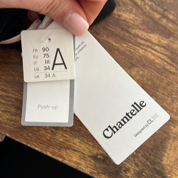 Chantelle Push Up Bra - Picture 7 of 7